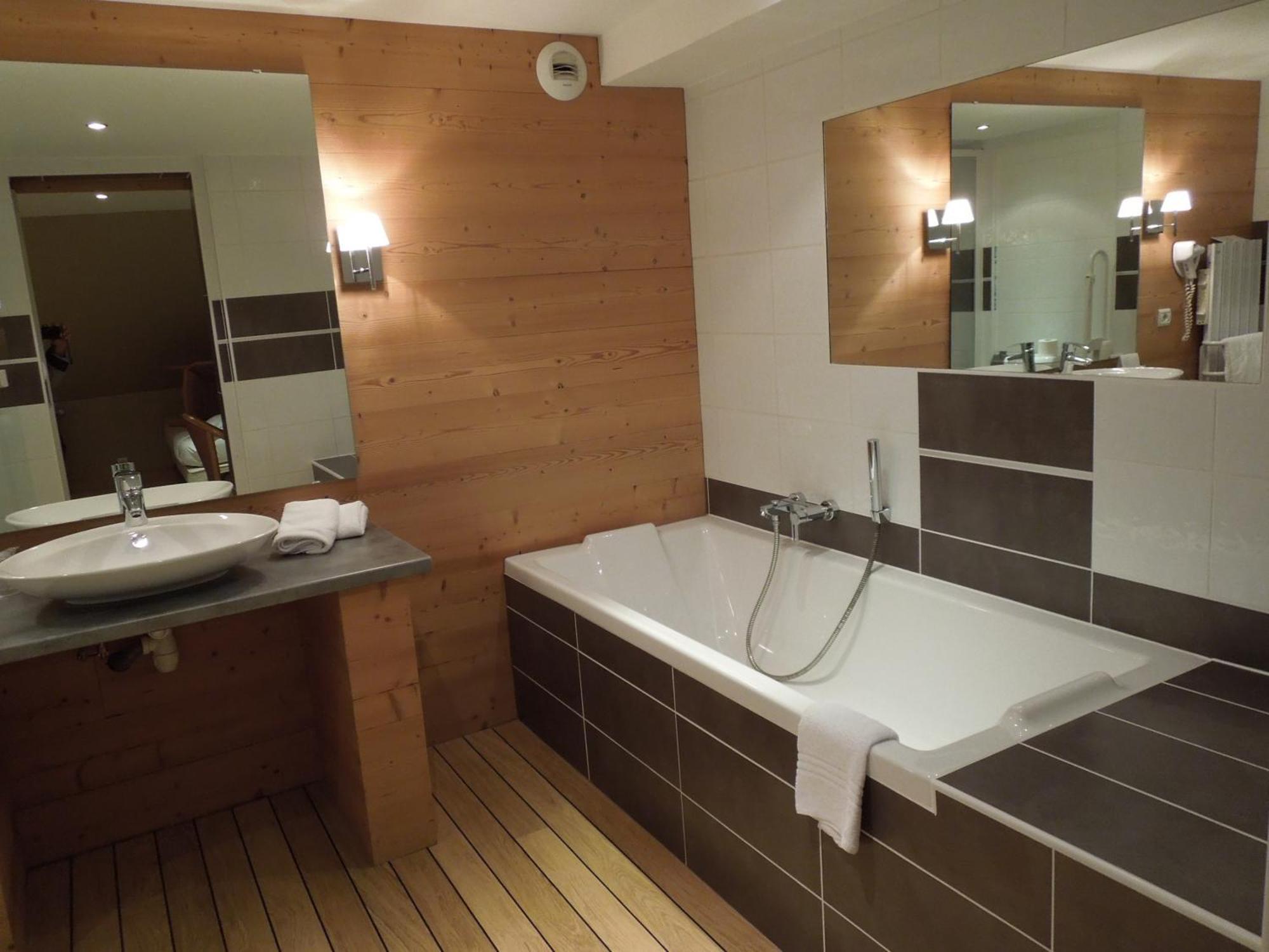 Hotel Saint-Pierre بونتارليه المظهر الخارجي الصورة